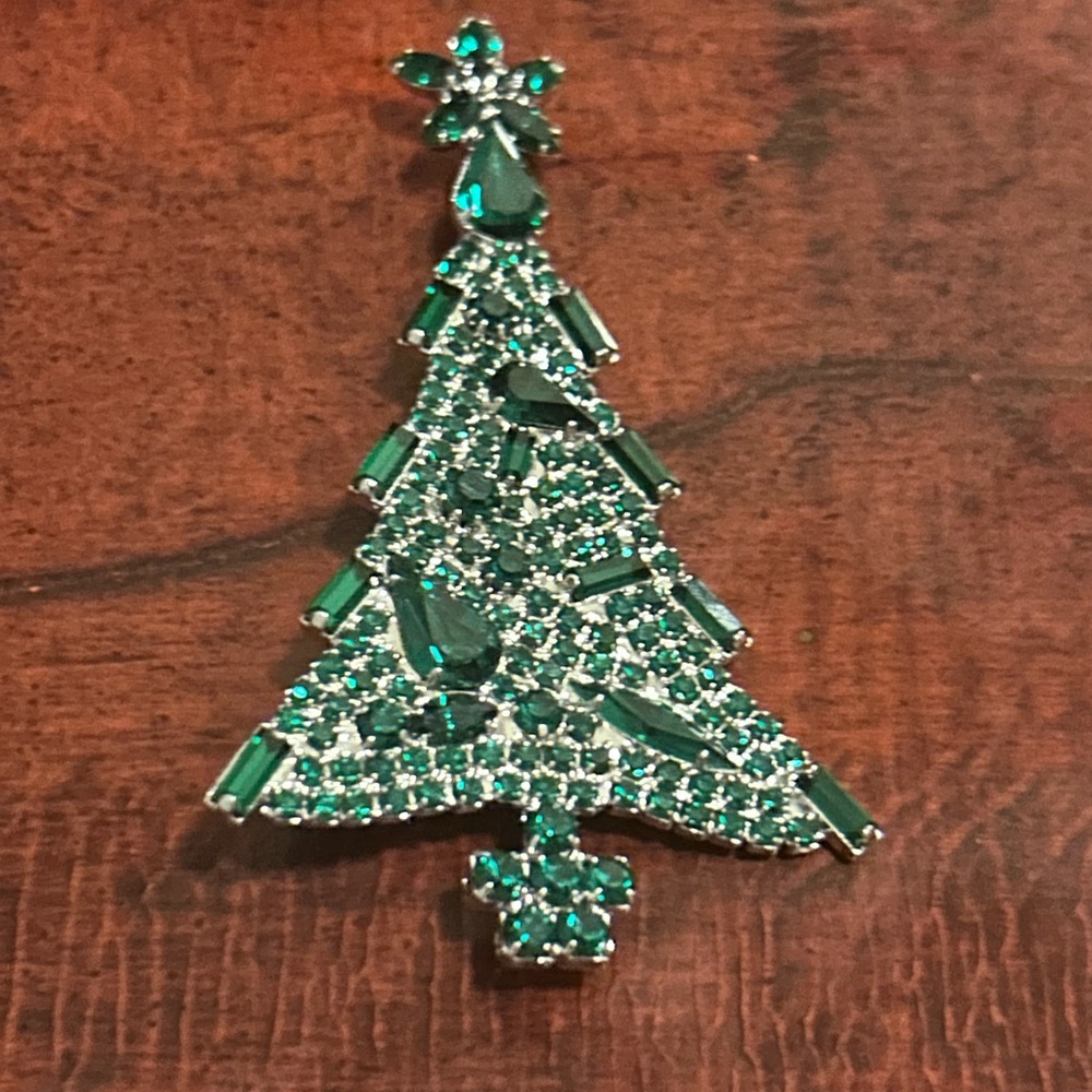 Charming DOMINIQUE Signed Fun Green Rhinestones 3.5" Long Christmas Tree Brooch